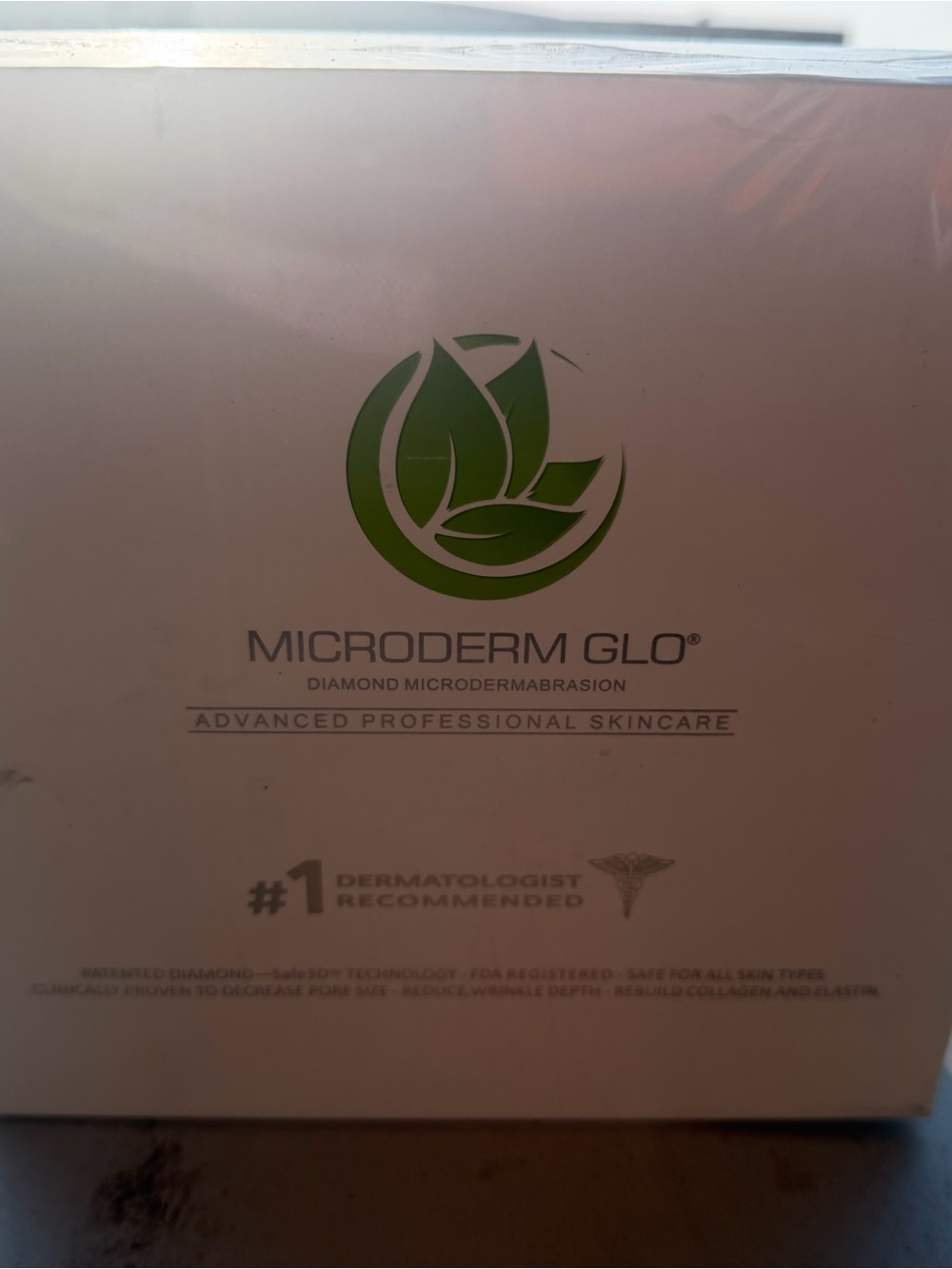 Diamond Microdermabrasion Skincare Kit - White/Green